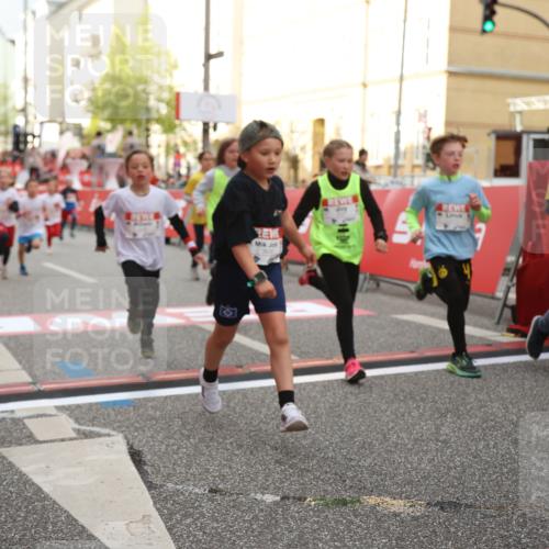 25.04.2026 - Das Zehntel Strokosch-Dieckow http://msf.ph/oto/9624469 25.04.2026 08:57:13 Ziel 1141, 1152, 1170, 1262, 1583, 1590, 1854, 2233, 2237, 2239, 2270, 2292, 2294, 2491, 2778, 2860, 3048, 3052, 3073, 3138, 3393, 3439, 3453, 3495, 3552, 3930 meine-sportfotos.de