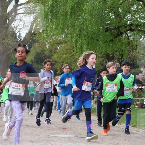25.04.2026 - Das Zehntel Zöllner http://msf.ph/oto/9624480 25.04.2026 07:43:30 Laufen 10, 3038 meine-sportfotos.de