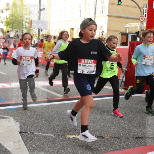 25.04.2026 - Das Zehntel Strokosch-Dieckow http://msf.ph/oto/9624502 25.04.2026 08:57:13 Ziel 1141, 1152, 1170, 1262, 1583, 1590, 1854, 2233, 2237, 2239, 2270, 2292, 2294, 2491, 2778, 2860, 3048, 3052, 3073, 3138, 3393, 3439, 3453, 3495, 3552, 3930 meine-sportfotos.de