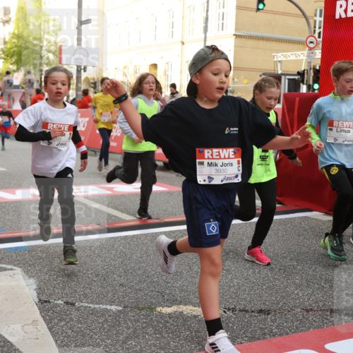 25.04.2026 - Das Zehntel Strokosch-Dieckow http://msf.ph/oto/9624511 25.04.2026 08:57:13 Ziel 1141, 1152, 1170, 1262, 1583, 1590, 1854, 2233, 2237, 2239, 2270, 2292, 2294, 2491, 2778, 2860, 3048, 3052, 3073, 3138, 3393, 3439, 3453, 3495, 3552, 3930 meine-sportfotos.de