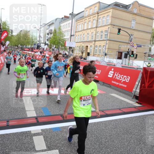 25.04.2026 - Das Zehntel Strokosch-Dieckow http://msf.ph/oto/9624529 25.04.2026 10:59:40 Ziel 5015, 5311, 5315, 5316, 5320, 5323, 5347, 5629, 5666, 5668, 5676, 5824, 5933, 6105, 6114, 6304, 6308, 6369, 6467, 6471, 6746, 6759, 7055, 7080, 7232, 7297, 7636, 7666, 7866, 10162 meine-sportfotos.de