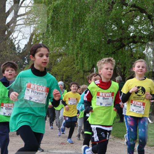 25.04.2026 - Das Zehntel Zöllner http://msf.ph/oto/9624530 25.04.2026 07:43:33 Laufen 3277, 2446, 3160, 1579, 2479 meine-sportfotos.de