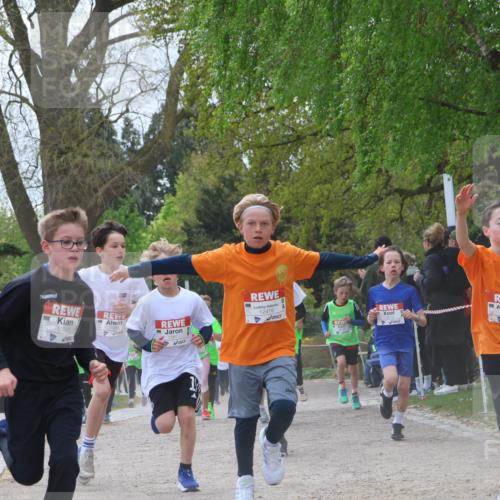 25.04.2026 - Das Zehntel Zöllner http://msf.ph/oto/9624536 25.04.2026 11:40:21 Laufen 10375, 1191, 12416, 1244, 12701 meine-sportfotos.de