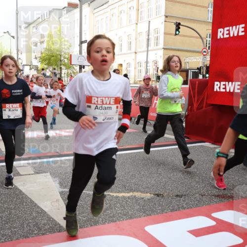 25.04.2026 - Das Zehntel Strokosch-Dieckow http://msf.ph/oto/9624548 25.04.2026 08:57:14 Ziel 1141, 1152, 1170, 1262, 1561, 1583, 1590, 1691, 1713, 1854, 2233, 2237, 2239, 2270, 2292, 2294, 2491, 2778, 2858, 2860, 3048, 3052, 3073, 3393, 3439, 3453, 3495, 3552, 3688, 3930 meine-sportfotos.de