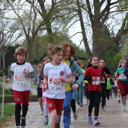 25.04.2026 - Das Zehntel Zöllner http://msf.ph/oto/9624627 25.04.2026 07:43:39 Laufen 2864, 2857, 821 meine-sportfotos.de