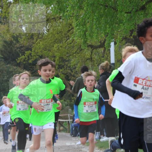 25.04.2026 - Das Zehntel Zöllner http://msf.ph/oto/9624651 25.04.2026 11:40:23 Laufen 10799, 12800, 12697, 2759, 468 meine-sportfotos.de