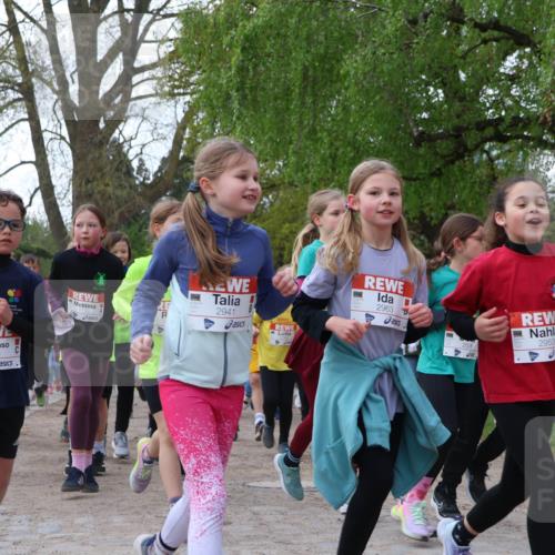 25.04.2026 - Das Zehntel Zöllner http://msf.ph/oto/9624664 25.04.2026 07:43:41 Laufen 2216, 1733, 2941, 2963, 200, 2953 meine-sportfotos.de