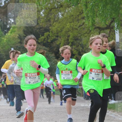 25.04.2026 - Das Zehntel Zöllner http://msf.ph/oto/9624740 25.04.2026 11:40:25 Laufen 12800, 12011, 12697, 12 meine-sportfotos.de