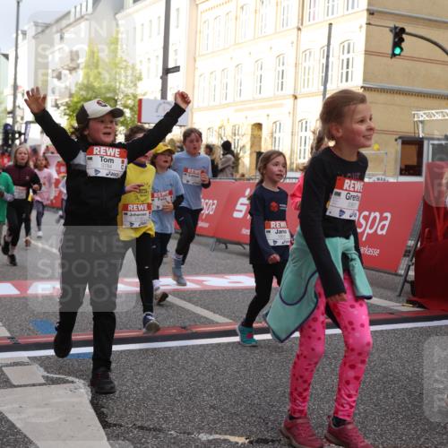 25.04.2026 - Das Zehntel Strokosch-Dieckow http://msf.ph/oto/9624829 25.04.2026 08:57:21 Ziel 1204, 1206, 1262, 1329, 1555, 1561, 1564, 1691, 1713, 1804, 2259, 2270, 2336, 2399, 2708, 2715, 2778, 2858, 2862, 3197, 3367, 3369, 3375, 3688, 3784, 4016, 4061, 4062 meine-sportfotos.de