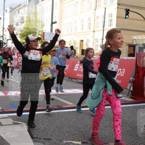 25.04.2026 - Das Zehntel Strokosch-Dieckow http://msf.ph/oto/9624836 25.04.2026 08:57:21 Ziel 1204, 1206, 1262, 1329, 1555, 1561, 1564, 1691, 1713, 1804, 2259, 2270, 2336, 2399, 2708, 2715, 2778, 2858, 2862, 3197, 3367, 3369, 3375, 3688, 3784, 4016, 4061, 4062 meine-sportfotos.de