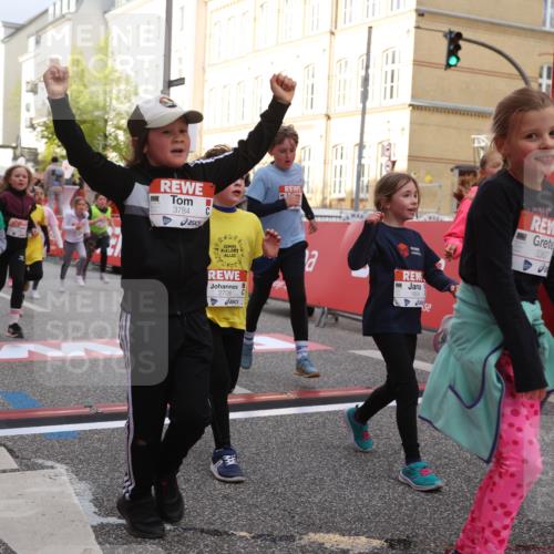 25.04.2026 - Das Zehntel Strokosch-Dieckow http://msf.ph/oto/9624851 25.04.2026 08:57:21 Ziel 1204, 1206, 1262, 1329, 1555, 1561, 1564, 1691, 1713, 1804, 2259, 2270, 2336, 2399, 2708, 2715, 2778, 2858, 2862, 3197, 3367, 3369, 3375, 3688, 3784, 4016, 4061, 4062 meine-sportfotos.de