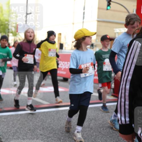 25.04.2026 - Das Zehntel Strokosch-Dieckow http://msf.ph/oto/9624857 25.04.2026 08:57:22 Ziel 1204, 1206, 1322, 1329, 1555, 1561, 1564, 1691, 1713, 1804, 2259, 2336, 2399, 2708, 2715, 2858, 2862, 3184, 3197, 3367, 3369, 3375, 3688, 3784, 4016, 4061, 4062 meine-sportfotos.de