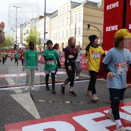 25.04.2026 - Das Zehntel Strokosch-Dieckow http://msf.ph/oto/9624900 25.04.2026 08:57:24 Ziel 1204, 1206, 1322, 1329, 1555, 1564, 1804, 1833, 1905, 2259, 2336, 2399, 2443, 2571, 2708, 2715, 2862, 3184, 3197, 3367, 3369, 3375, 3784 meine-sportfotos.de