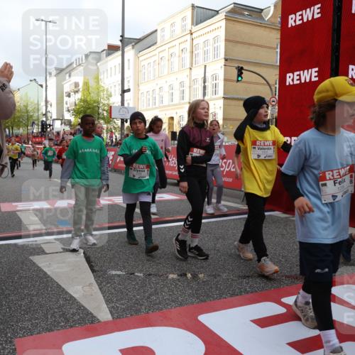 25.04.2026 - Das Zehntel Strokosch-Dieckow http://msf.ph/oto/9624908 25.04.2026 08:57:24 Ziel 1204, 1206, 1322, 1329, 1555, 1564, 1804, 1833, 1905, 2259, 2336, 2399, 2443, 2571, 2708, 2715, 2862, 3184, 3197, 3367, 3369, 3375, 3784 meine-sportfotos.de