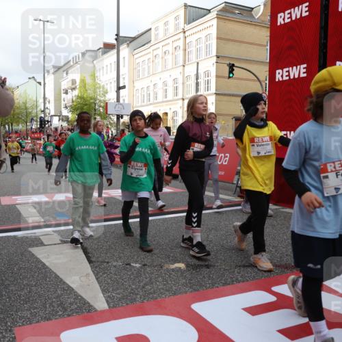 25.04.2026 - Das Zehntel Strokosch-Dieckow http://msf.ph/oto/9624919 25.04.2026 08:57:24 Ziel 1204, 1206, 1322, 1329, 1555, 1564, 1804, 1833, 1905, 2259, 2336, 2399, 2443, 2571, 2708, 2715, 2862, 3184, 3197, 3367, 3369, 3375, 3784 meine-sportfotos.de