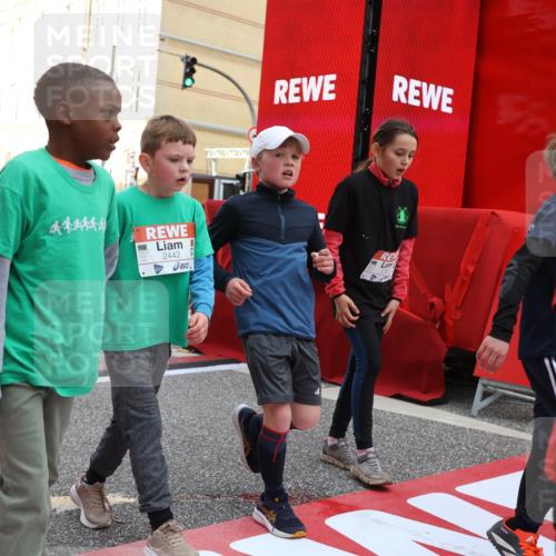 25.04.2026 - Das Zehntel Strokosch-Dieckow http://msf.ph/oto/9624978 25.04.2026 08:57:29 Ziel 1318, 1322, 1557, 1566, 1734, 1814, 1833, 1905, 2247, 2259, 2274, 2399, 2435, 2443, 2512, 2522, 2571, 2799, 2805, 2835, 2979, 3184, 3197, 3369 meine-sportfotos.de