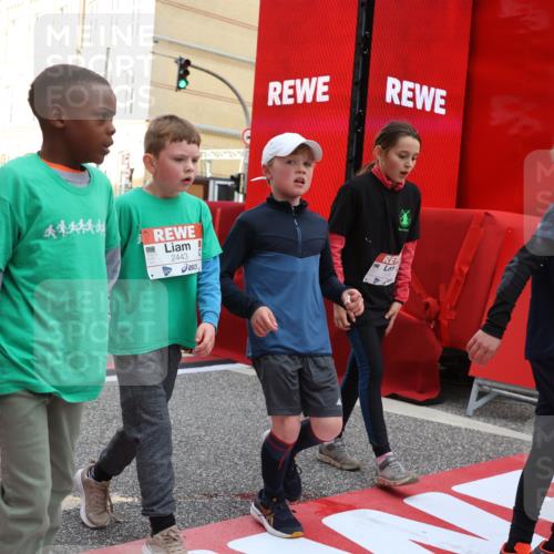 25.04.2026 - Das Zehntel Strokosch-Dieckow http://msf.ph/oto/9624985 25.04.2026 08:57:29 Ziel 1318, 1322, 1557, 1566, 1734, 1814, 1833, 1905, 2247, 2259, 2274, 2399, 2435, 2443, 2512, 2522, 2571, 2799, 2805, 2835, 2979, 3184, 3197, 3369 meine-sportfotos.de