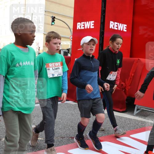 25.04.2026 - Das Zehntel Strokosch-Dieckow http://msf.ph/oto/9624992 25.04.2026 08:57:29 Ziel 1318, 1322, 1557, 1566, 1734, 1814, 1833, 1905, 2247, 2259, 2274, 2399, 2435, 2443, 2512, 2522, 2571, 2799, 2805, 2835, 2979, 3184, 3197, 3369 meine-sportfotos.de
