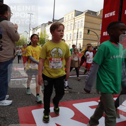25.04.2026 - Das Zehntel Strokosch-Dieckow http://msf.ph/oto/9625009 25.04.2026 08:57:30 Ziel 1318, 1322, 1557, 1566, 1734, 1814, 1833, 1905, 2247, 2274, 2435, 2443, 2512, 2522, 2571, 2799, 2805, 2835, 2979, 3184 meine-sportfotos.de