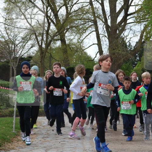 25.04.2026 - Das Zehntel Zöllner http://msf.ph/oto/9625029 25.04.2026 07:44:02 Laufen 3276, 1741, 2947, 3095 meine-sportfotos.de