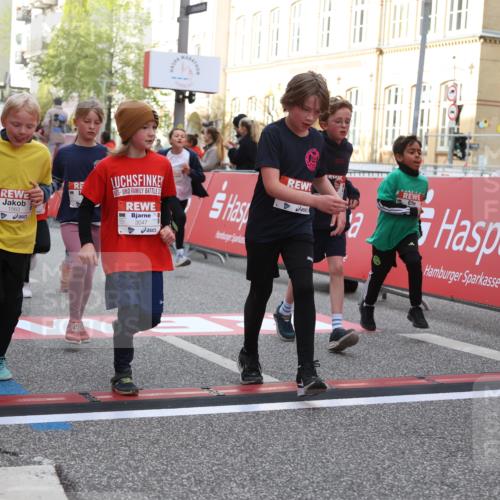 25.04.2026 - Das Zehntel Strokosch-Dieckow http://msf.ph/oto/9625093 25.04.2026 08:57:36 Ziel 1280, 1299, 1318, 1563, 2076, 2393, 2429, 2435, 2512, 2522, 2537, 2563, 2629, 2651, 2674, 2799, 2802, 2816, 2970, 2979, 3029, 3047, 3068, 3122, 3274, 3556, 3558, 3566, 3577, 4071 meine-sportfotos.de