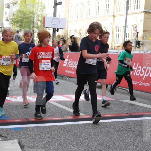 25.04.2026 - Das Zehntel Strokosch-Dieckow http://msf.ph/oto/9625100 25.04.2026 08:57:36 Ziel 1280, 1299, 1318, 1563, 2076, 2393, 2429, 2435, 2512, 2522, 2537, 2563, 2629, 2651, 2674, 2799, 2802, 2816, 2970, 2979, 3029, 3047, 3068, 3122, 3274, 3556, 3558, 3566, 3577, 4071 meine-sportfotos.de