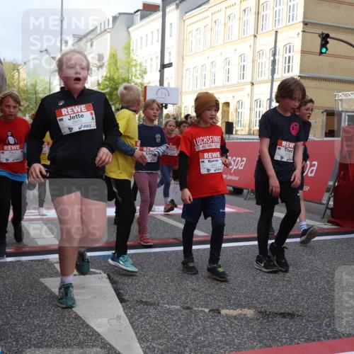 25.04.2026 - Das Zehntel Strokosch-Dieckow http://msf.ph/oto/9625122 25.04.2026 08:57:36 Ziel 1280, 1299, 1318, 1563, 2076, 2393, 2429, 2435, 2512, 2522, 2537, 2563, 2629, 2651, 2674, 2799, 2802, 2816, 2970, 2979, 3029, 3047, 3068, 3122, 3274, 3556, 3558, 3566, 3577, 4071 meine-sportfotos.de
