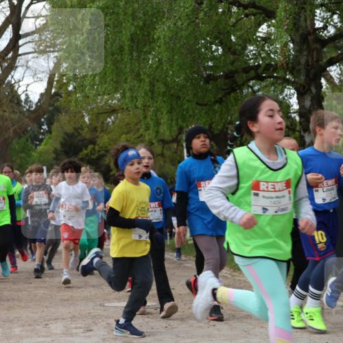 25.04.2026 - Das Zehntel Zöllner http://msf.ph/oto/9625166 25.04.2026 07:44:11 Laufen 1397, 1404, 10 meine-sportfotos.de