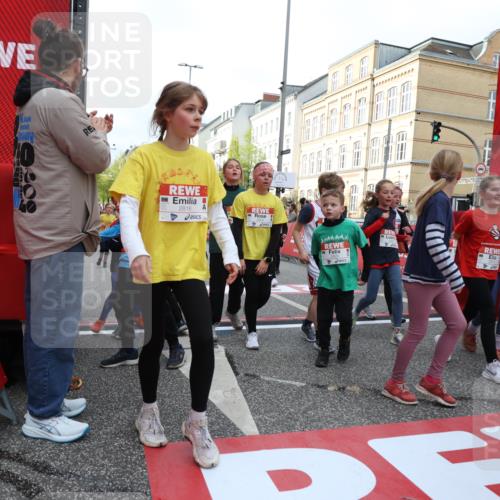 25.04.2026 - Das Zehntel Strokosch-Dieckow http://msf.ph/oto/9625185 25.04.2026 08:57:38 Ziel 1085, 1259, 1280, 1299, 1563, 1993, 2076, 2393, 2429, 2537, 2563, 2629, 2651, 2674, 2710, 2802, 2816, 2970, 3029, 3047, 3068, 3122, 3274, 3420, 3556, 3558, 3566, 3577, 3657, 4071 meine-sportfotos.de