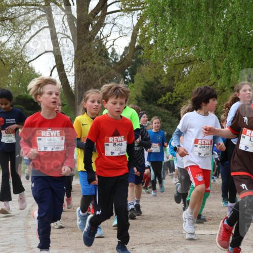 25.04.2026 - Das Zehntel Zöllner http://msf.ph/oto/9625190 25.04.2026 07:44:12 Laufen 1863, 4072, 2562, 1614 meine-sportfotos.de