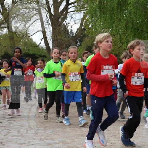 25.04.2026 - Das Zehntel Zöllner http://msf.ph/oto/9625199 25.04.2026 07:44:12 Laufen 2124, 1951, 2562 meine-sportfotos.de