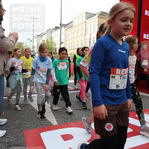 25.04.2026 - Das Zehntel Strokosch-Dieckow http://msf.ph/oto/9625257 25.04.2026 08:57:50 Ziel 1088, 1189, 1191, 1192, 1196, 1292, 1468, 1747, 2038, 2070, 2073, 2253, 2405, 2436, 2444, 2446, 2479, 2480, 2486, 2523, 2621, 2664, 2749, 2941, 2951, 2953, 2963, 3195, 3211, 3254, 3315, 3444, 3515, 3884, 3887, 3966, 3972, 4033, 4034 meine-sportfotos.de