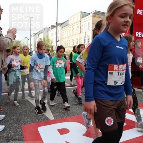 25.04.2026 - Das Zehntel Strokosch-Dieckow http://msf.ph/oto/9625265 25.04.2026 08:57:50 Ziel 1088, 1189, 1191, 1192, 1196, 1292, 1468, 1747, 2038, 2070, 2073, 2253, 2405, 2436, 2444, 2446, 2479, 2480, 2486, 2523, 2621, 2664, 2749, 2941, 2951, 2953, 2963, 3195, 3211, 3254, 3315, 3444, 3515, 3884, 3887, 3966, 3972, 4033, 4034 meine-sportfotos.de