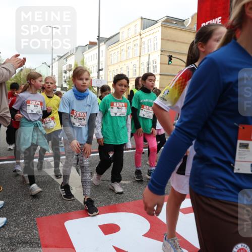 25.04.2026 - Das Zehntel Strokosch-Dieckow http://msf.ph/oto/9625279 25.04.2026 08:57:50 Ziel 1088, 1189, 1191, 1192, 1196, 1292, 1468, 1747, 2038, 2070, 2073, 2253, 2405, 2436, 2444, 2446, 2479, 2480, 2486, 2523, 2621, 2664, 2749, 2941, 2951, 2953, 2963, 3195, 3211, 3254, 3315, 3444, 3515, 3884, 3887, 3966, 3972, 4033, 4034 meine-sportfotos.de