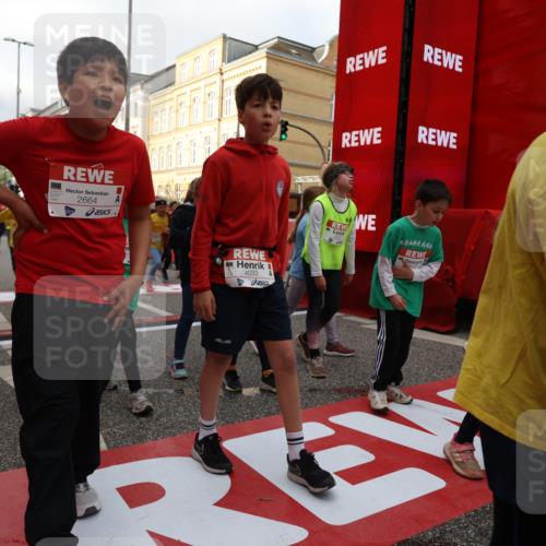 25.04.2026 - Das Zehntel Strokosch-Dieckow http://msf.ph/oto/9625337 25.04.2026 08:57:54 Ziel 1035, 1052, 1088, 1189, 1192, 1196, 1292, 1338, 1468, 1573, 1579, 1580, 1582, 1585, 1747, 1826, 2026, 2446, 2479, 2486, 2523, 2562, 2583, 2664, 2734, 2737, 2749, 2941, 2953, 2963, 3195, 3211, 3254, 3515, 3884, 3939, 4033, 4034, 4064, 4065, 4072 meine-sportfotos.de