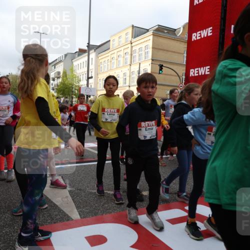 25.04.2026 - Das Zehntel Strokosch-Dieckow http://msf.ph/oto/9625373 25.04.2026 08:57:57 Ziel 1035, 1052, 1189, 1196, 1290, 1338, 1468, 1573, 1579, 1580, 1582, 1585, 1654, 1763, 1820, 1826, 1895, 1909, 2026, 2446, 2479, 2486, 2562, 2583, 2664, 2734, 2737, 2852, 3195, 3211, 3515, 3660, 3939, 3944, 4018, 4064, 4065, 4072 meine-sportfotos.de