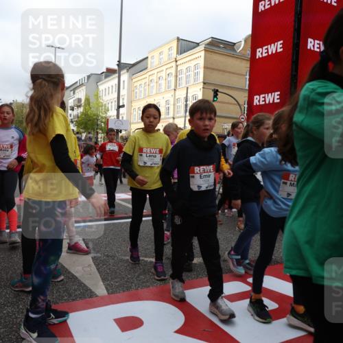 25.04.2026 - Das Zehntel Strokosch-Dieckow http://msf.ph/oto/9625379 25.04.2026 08:57:57 Ziel 1035, 1052, 1189, 1196, 1290, 1338, 1468, 1573, 1579, 1580, 1582, 1585, 1654, 1763, 1820, 1826, 1895, 1909, 2026, 2446, 2479, 2486, 2562, 2583, 2664, 2734, 2737, 2852, 3195, 3211, 3515, 3660, 3939, 3944, 4018, 4064, 4065, 4072 meine-sportfotos.de
