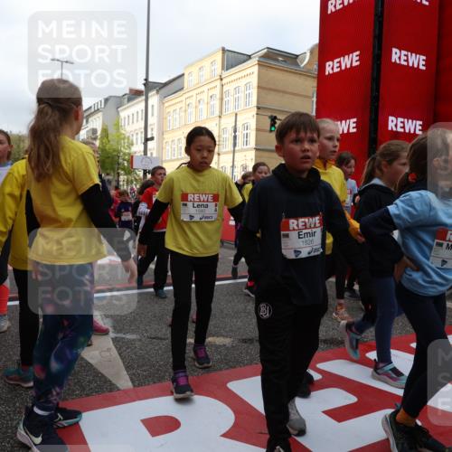 25.04.2026 - Das Zehntel Strokosch-Dieckow http://msf.ph/oto/9625386 25.04.2026 08:57:57 Ziel 1035, 1052, 1189, 1196, 1290, 1338, 1468, 1573, 1579, 1580, 1582, 1585, 1654, 1763, 1820, 1826, 1895, 1909, 2026, 2446, 2479, 2486, 2562, 2583, 2664, 2734, 2737, 2852, 3195, 3211, 3515, 3660, 3939, 3944, 4018, 4064, 4065, 4072 meine-sportfotos.de