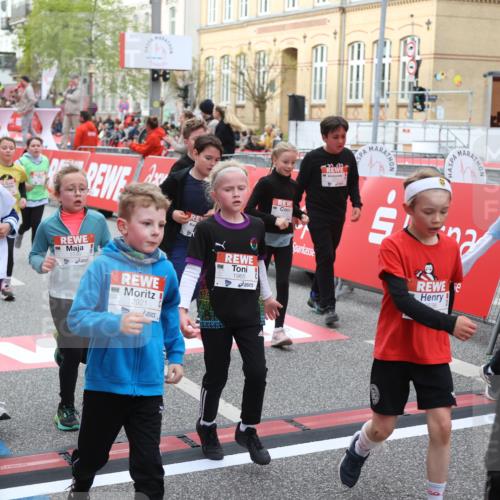 25.04.2026 - Das Zehntel Strokosch-Dieckow http://msf.ph/oto/9625496 25.04.2026 08:58:08 Ziel 1339, 1725, 1741, 1748, 1924, 1946, 1965, 1986, 1991, 2028, 2165, 2258, 2311, 2538, 2550, 2819, 2917, 2920, 2921, 3038, 3064, 3226, 3256, 3456, 3581, 3666, 3755, 3938, 4056 meine-sportfotos.de