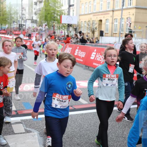 25.04.2026 - Das Zehntel Strokosch-Dieckow http://msf.ph/oto/9625508 25.04.2026 08:58:10 Ziel 1339, 1556, 1674, 1725, 1741, 1748, 1946, 1965, 1988, 2028, 2165, 2258, 2311, 2489, 2538, 2550, 2819, 2917, 2921, 3038, 3064, 3324, 3581, 3666, 3755, 4056 meine-sportfotos.de