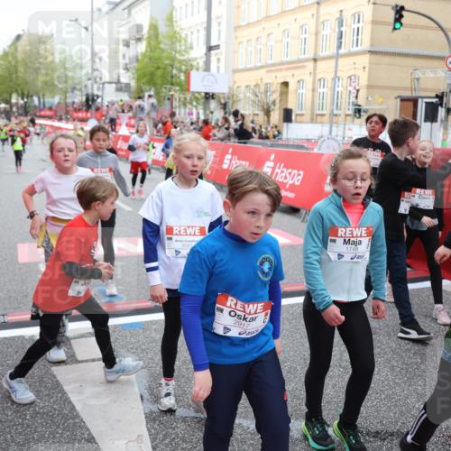 25.04.2026 - Das Zehntel Strokosch-Dieckow http://msf.ph/oto/9625522 25.04.2026 08:58:10 Ziel 1339, 1556, 1674, 1725, 1741, 1748, 1946, 1965, 1988, 2028, 2165, 2258, 2311, 2489, 2538, 2550, 2819, 2917, 2921, 3038, 3064, 3324, 3581, 3666, 3755, 4056 meine-sportfotos.de
