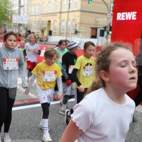 25.04.2026 - Das Zehntel Strokosch-Dieckow http://msf.ph/oto/9625573 25.04.2026 08:58:13 Ziel 1075, 1556, 1674, 1725, 1741, 1748, 1896, 1965, 1988, 2028, 2165, 2258, 2311, 2477, 2489, 2538, 2908, 2917, 2921, 3324, 3581, 3666, 4056 meine-sportfotos.de