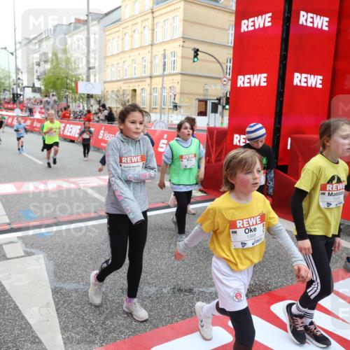 25.04.2026 - Das Zehntel Strokosch-Dieckow http://msf.ph/oto/9625599 25.04.2026 08:58:14 Ziel 1075, 1188, 1556, 1674, 1725, 1741, 1748, 1896, 1965, 1988, 2028, 2258, 2311, 2477, 2489, 2908, 2917, 3324, 3581, 3666, 4056 meine-sportfotos.de