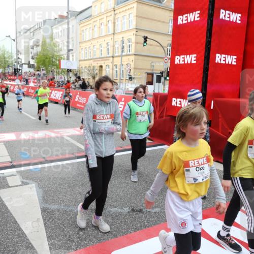 25.04.2026 - Das Zehntel Strokosch-Dieckow http://msf.ph/oto/9625612 25.04.2026 08:58:14 Ziel 1075, 1188, 1556, 1674, 1725, 1741, 1748, 1896, 1965, 1988, 2028, 2258, 2311, 2477, 2489, 2908, 2917, 3324, 3581, 3666, 4056 meine-sportfotos.de