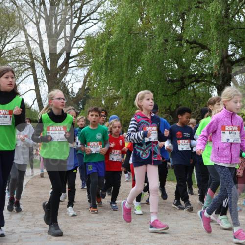 25.04.2026 - Das Zehntel Zöllner http://msf.ph/oto/9625619 25.04.2026 07:44:41 Laufen 3334, 3333, 4064, 4065 meine-sportfotos.de