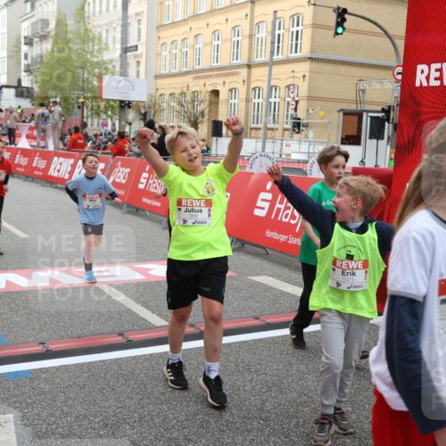 25.04.2026 - Das Zehntel Strokosch-Dieckow http://msf.ph/oto/9625678 25.04.2026 08:58:16 Ziel 1075, 1188, 1556, 1674, 1896, 1988, 2028, 2205, 2311, 2477, 2489, 2662, 2908, 3187, 3324, 3705 meine-sportfotos.de