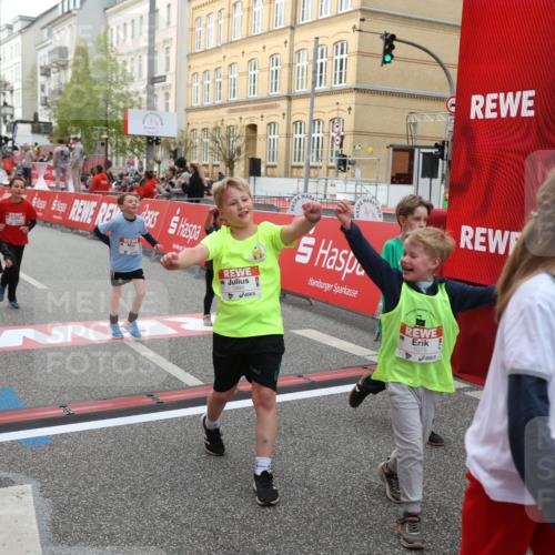 25.04.2026 - Das Zehntel Strokosch-Dieckow http://msf.ph/oto/9625688 25.04.2026 08:58:16 Ziel 1075, 1188, 1556, 1674, 1896, 1988, 2028, 2205, 2311, 2477, 2489, 2662, 2908, 3187, 3324, 3705 meine-sportfotos.de