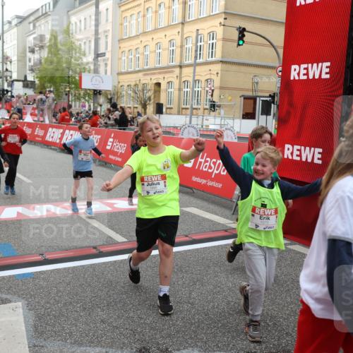 25.04.2026 - Das Zehntel Strokosch-Dieckow http://msf.ph/oto/9625696 25.04.2026 08:58:16 Ziel 1075, 1188, 1556, 1674, 1896, 1988, 2028, 2205, 2311, 2477, 2489, 2662, 2908, 3187, 3324, 3705 meine-sportfotos.de