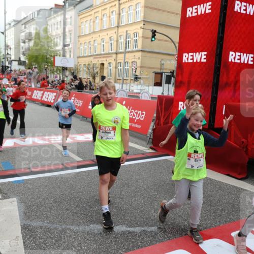 25.04.2026 - Das Zehntel Strokosch-Dieckow http://msf.ph/oto/9625733 25.04.2026 08:58:16 Ziel 1075, 1188, 1556, 1674, 1896, 1988, 2028, 2205, 2311, 2477, 2489, 2662, 2908, 3187, 3324, 3705 meine-sportfotos.de