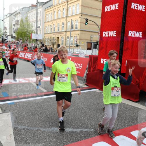 25.04.2026 - Das Zehntel Strokosch-Dieckow http://msf.ph/oto/9625747 25.04.2026 08:58:17 Ziel 1075, 1188, 1556, 1674, 1896, 1988, 2205, 2477, 2489, 2662, 2908, 3187, 3324, 3705 meine-sportfotos.de
